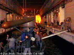 Werftarbeiten im U-Boot-Bunker von La Rochelle ©"Das Boot - The Director's Cut"